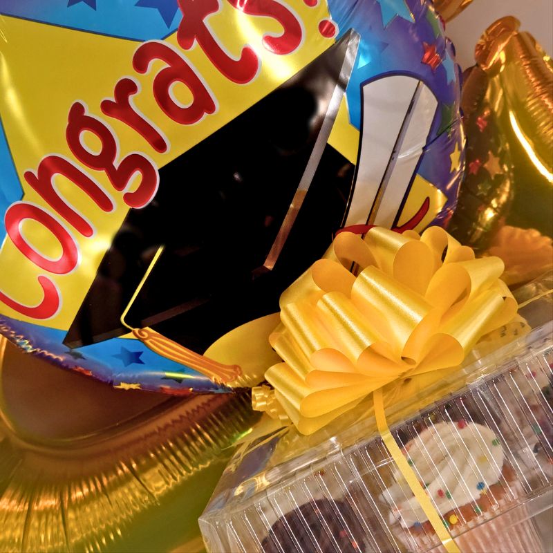 Hooray, Graduate! - Balloon Bouquet with Cupcakes